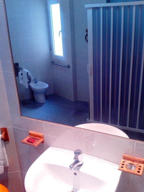 Hotel Rc Ramon Y Cajal Cuenca  Bilik gambar